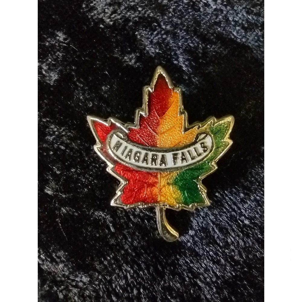 Vtg Niagara Falls Souvenir Pin Canada Colored Maple Leaf‎ Travel Brooch Jewelry